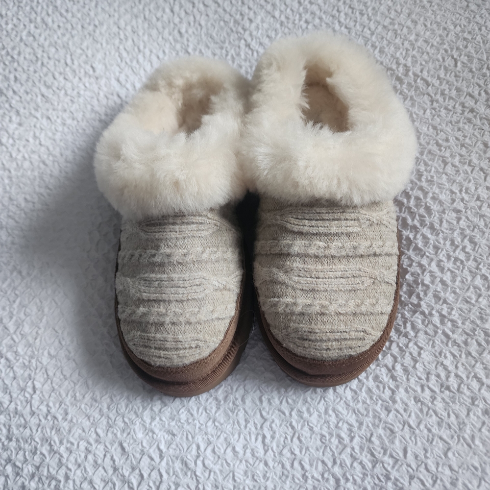 UGG Slippers in Cream and Tan